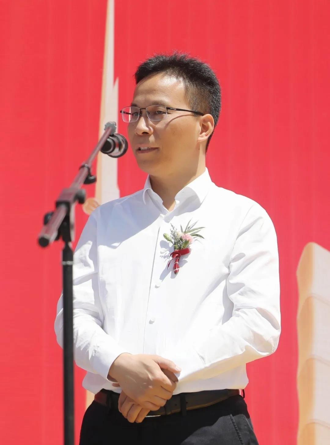 劉董事長.jpg